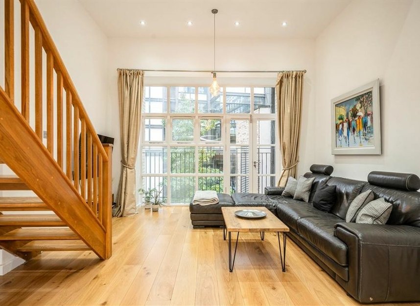 Properties for sale in City Road - EC1V 2NR view4