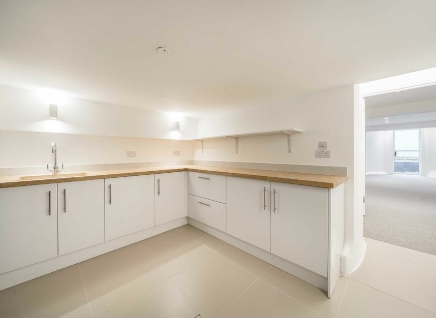 Properties for sale in Clapham Common North Side - SW4 9SB view7