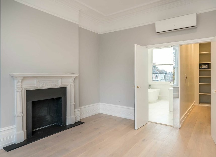 Properties for sale in Clapham Common North Side - SW4 9SB view9