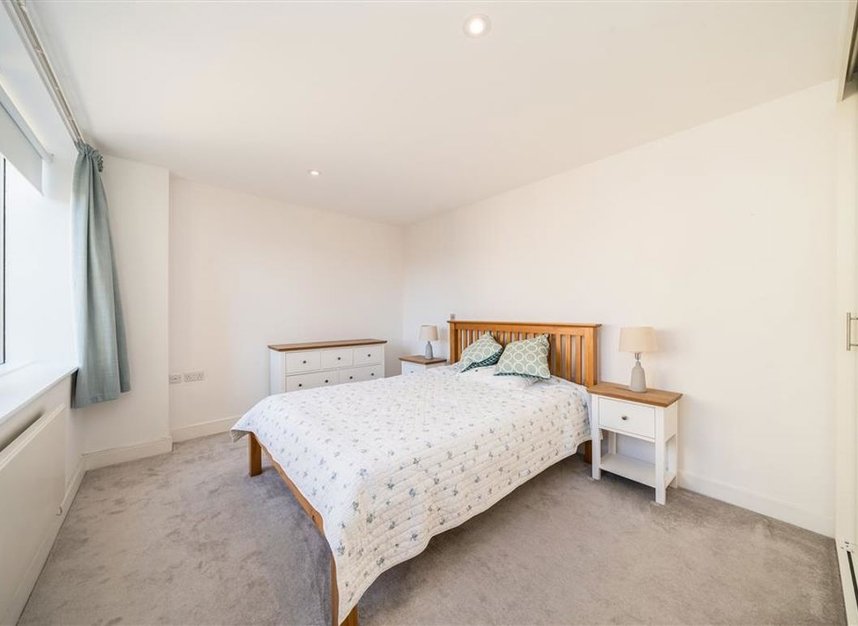 Properties sold in Clapham Common South Side - SW4 9DX view5