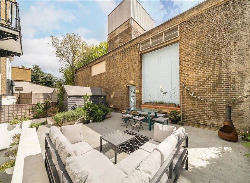 Properties for sale in Clapham Common South Side - SW4 9DA view9