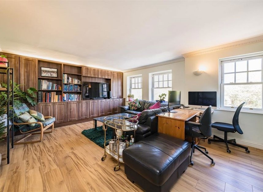 Properties for sale in Clapham Park Road - SW4 7BH view2