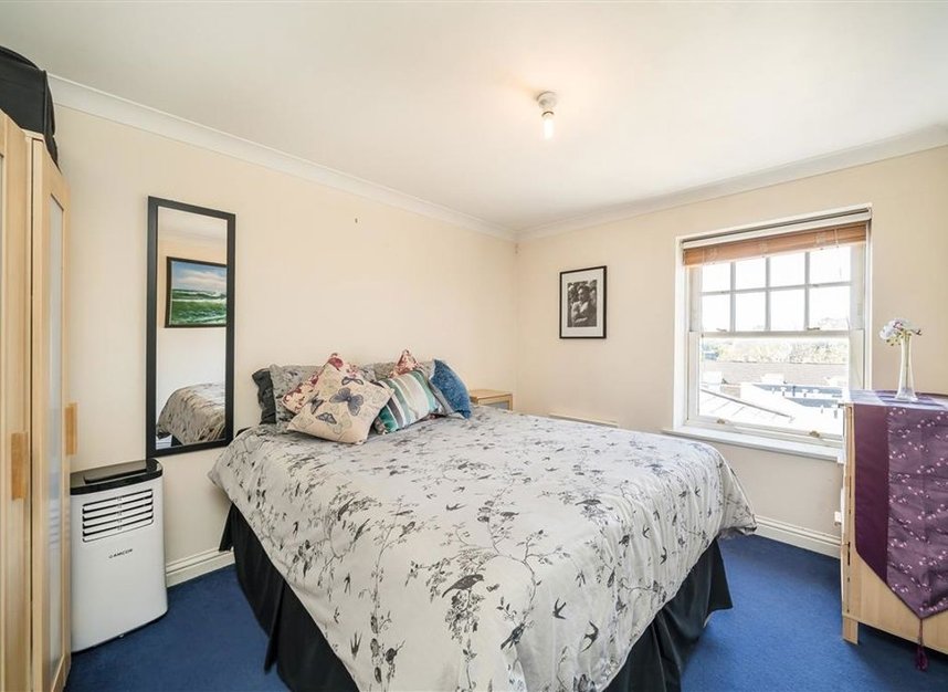 Properties for sale in Clapham Park Road - SW4 7BH view6