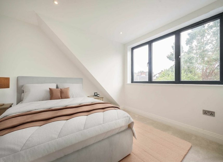 Properties for sale in Claremont Road - W13 0DQ view5