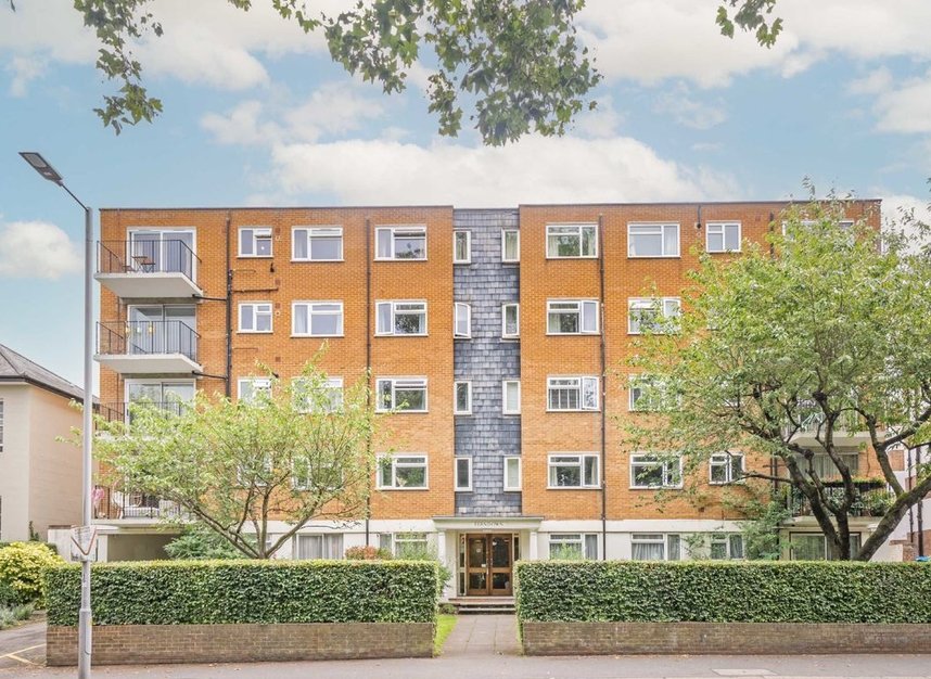 Flat for sale in Claremont Road, Surbiton, KT6 (Ref 208314) Dexters