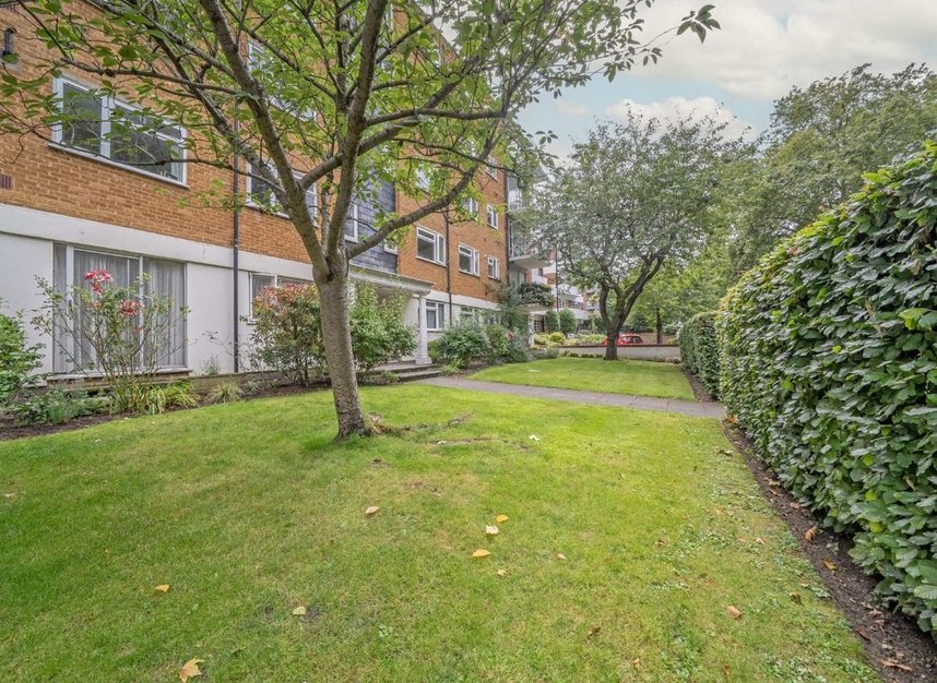 Flat for sale in Claremont Road, Surbiton, KT6 (Ref 208314) Dexters