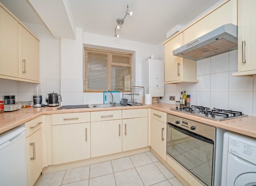 Flat for sale in Claremont Road, Surbiton, KT6 (Ref 208314) Dexters