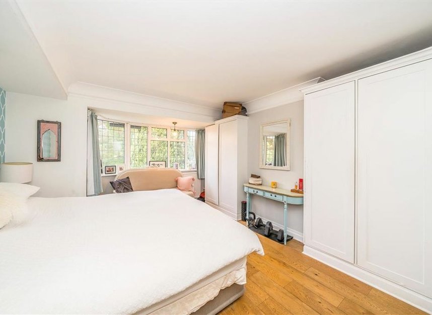 Properties for sale in Clarence Avenue - SW4 8LA view8