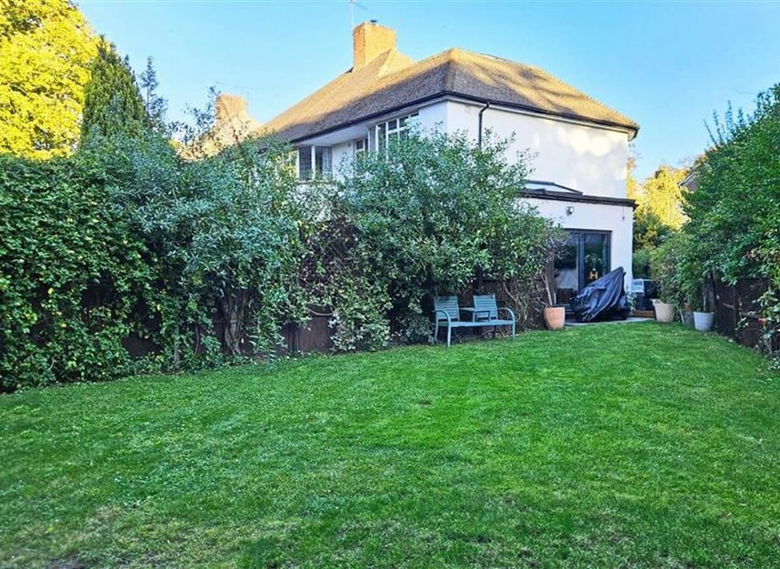 Properties for sale in Clarence Avenue - SW4 8LA view13