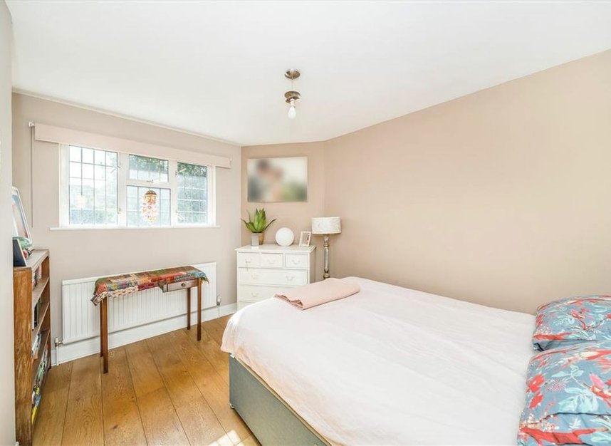 Properties for sale in Clarence Avenue - SW4 8LA view10