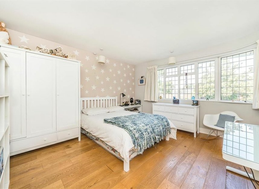 Properties for sale in Clarence Avenue - SW4 8LA view9