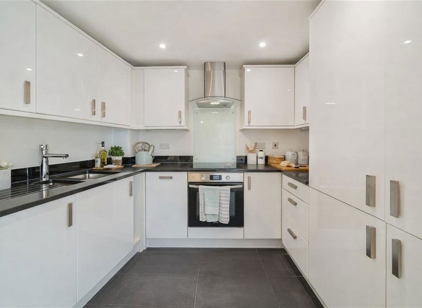 Properties for sale in Clarence Avenue - SW4 8DL view2