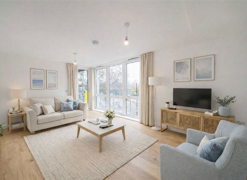 Properties for sale in Clarence Avenue - SW4 8DL view1