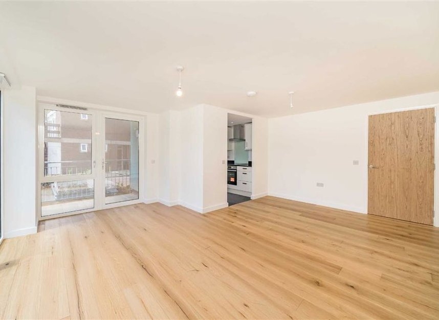 Properties for sale in Clarence Avenue - SW4 8DN view3