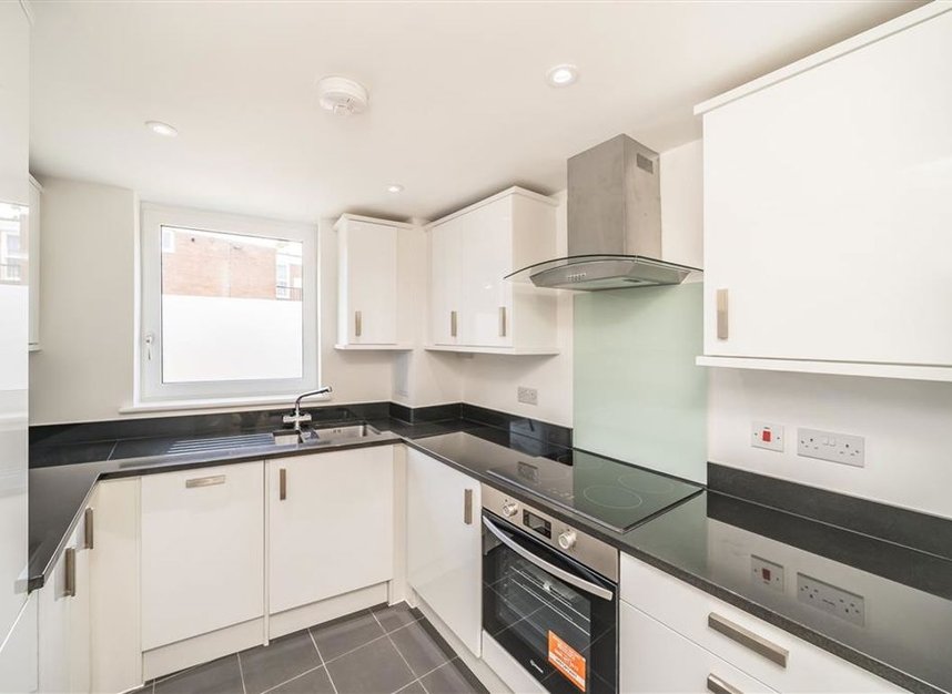Properties for sale in Clarence Avenue - SW4 8DN view4
