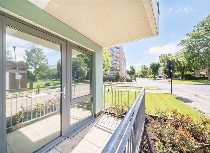 Properties for sale in Clarence Avenue - SW4 8DN view7