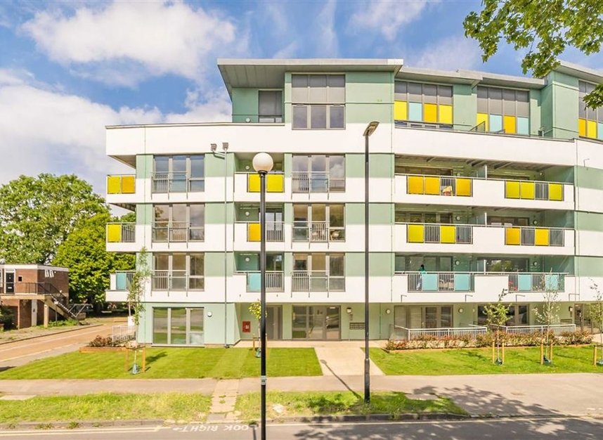 Properties for sale in Clarence Avenue - SW4 8DN view1