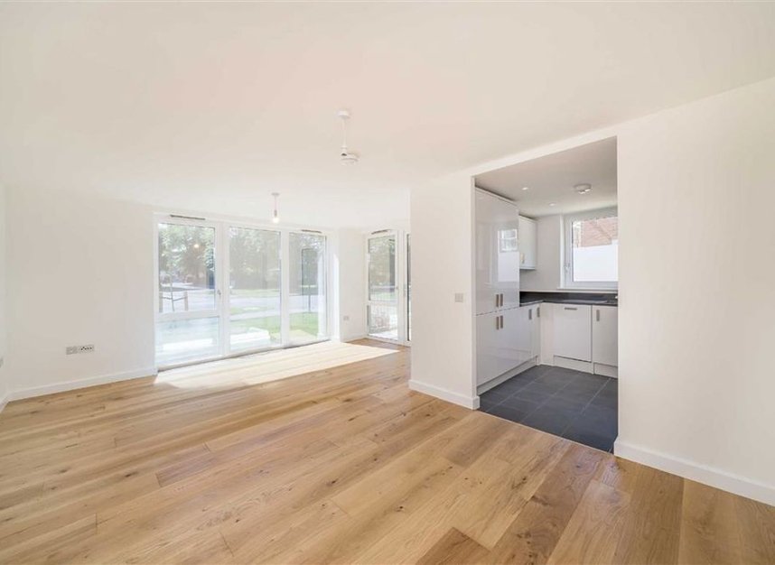 Properties for sale in Clarence Avenue - SW4 8DN view2