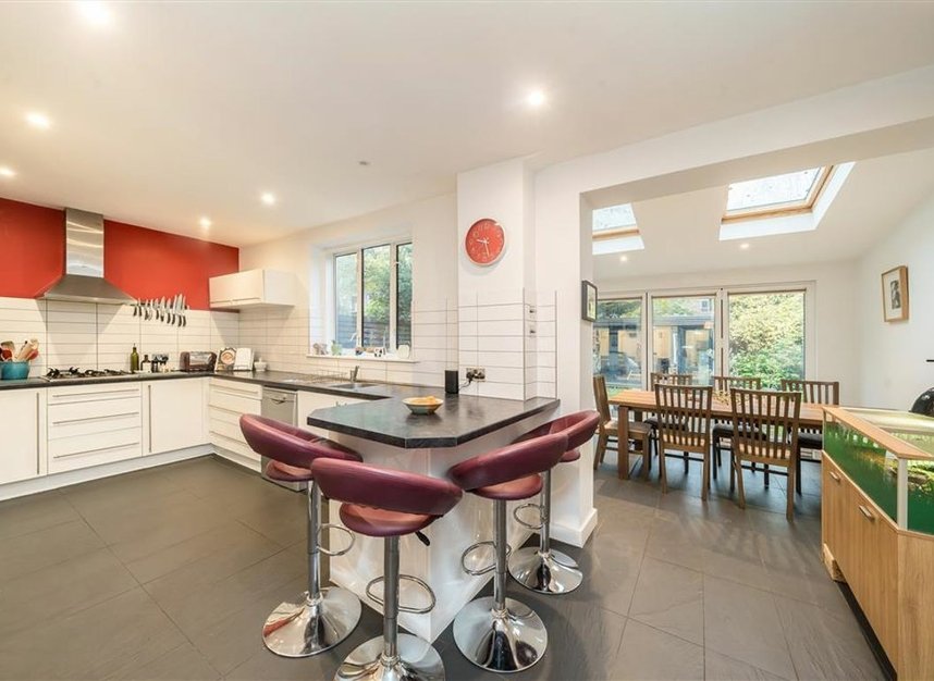 Properties sold in Clarence Crescent - SW4 8LE view3