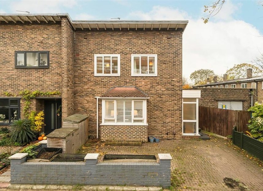 Properties sold in Clarence Crescent - SW4 8LE view12