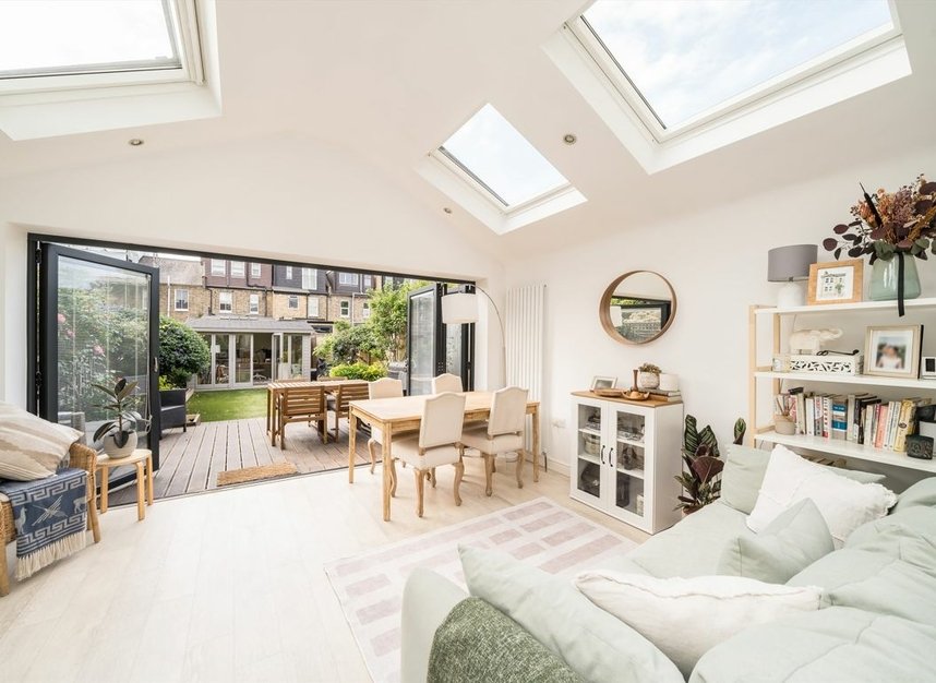 House - terraced for sale in Clarence Road, London, SW19 (Ref