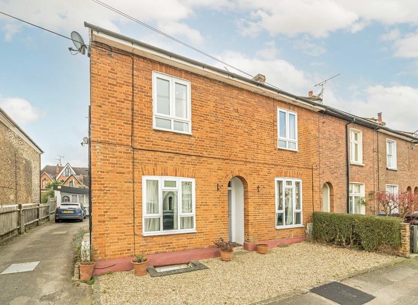 Flat for sale in Cleaveland Road, Surbiton, KT6 (Ref 220878) Dexters