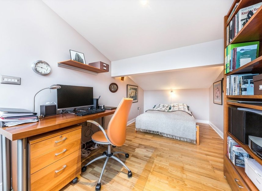 Properties for sale in Clephane Road - N1 2FT view7