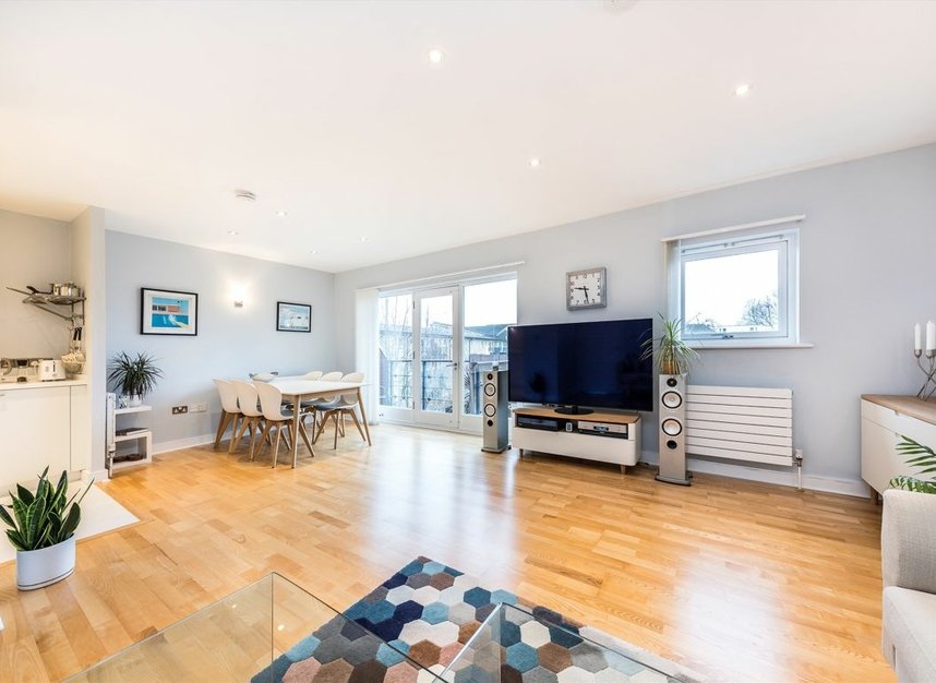 Properties for sale in Clephane Road - N1 2FT view6