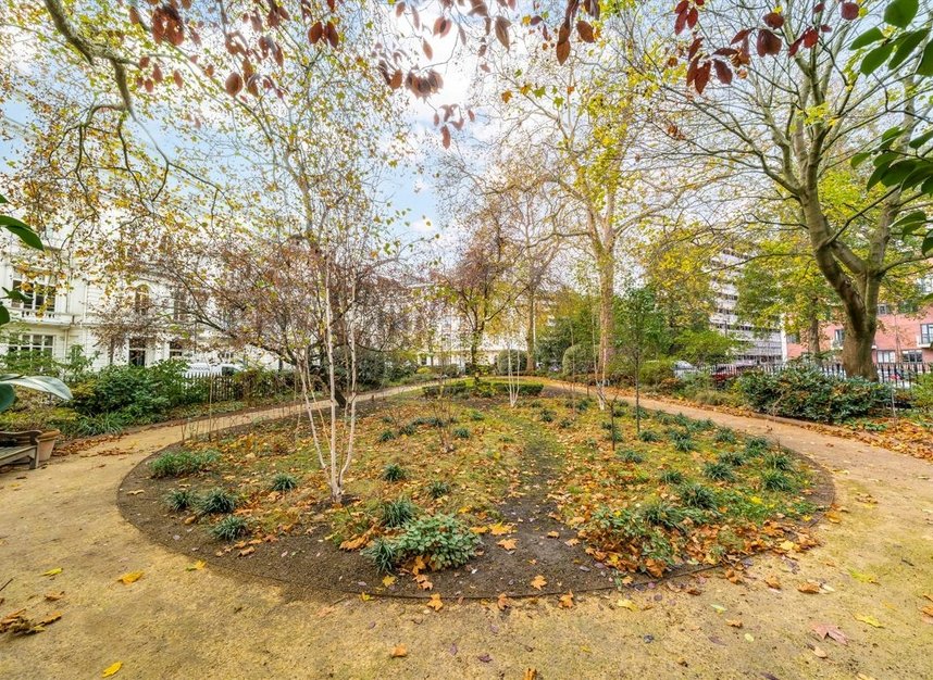 Properties for sale in Cleveland Gardens - W2 6HA view9