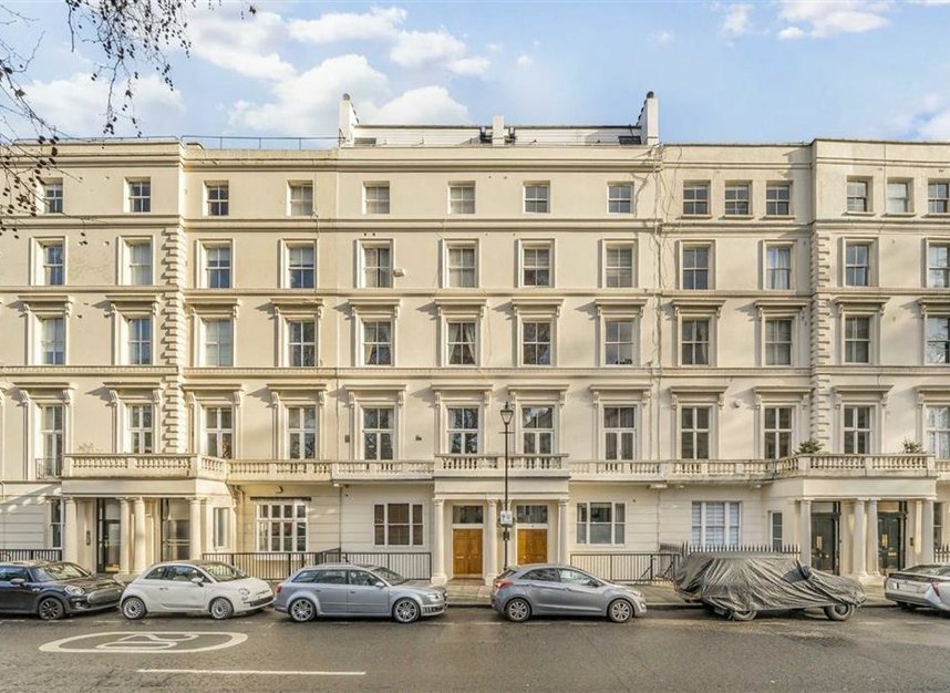 Properties for sale in Cleveland Gardens - W2 6HA view1