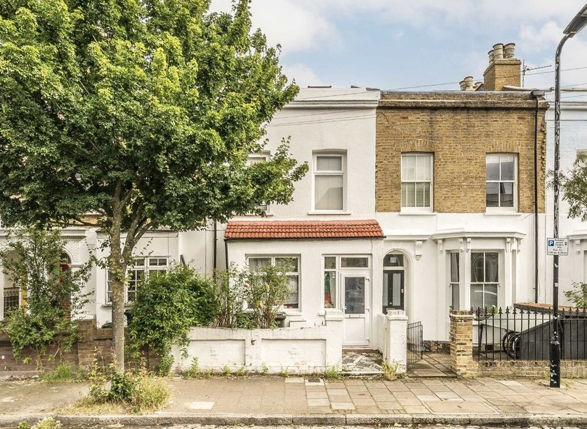 House terraced for sale in Clifden Road, London, E5 (Ref 221088