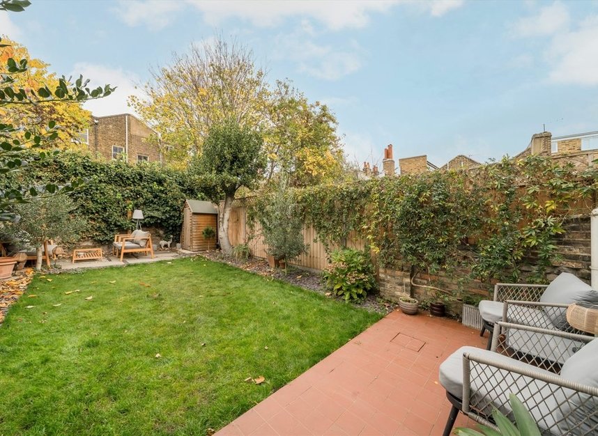 Properties for sale in Clifden Road - E5 0LL view9