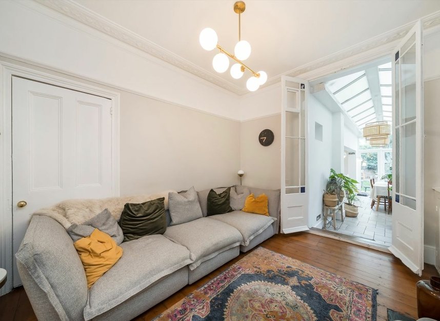 Properties for sale in Clifden Road - E5 0LL view5