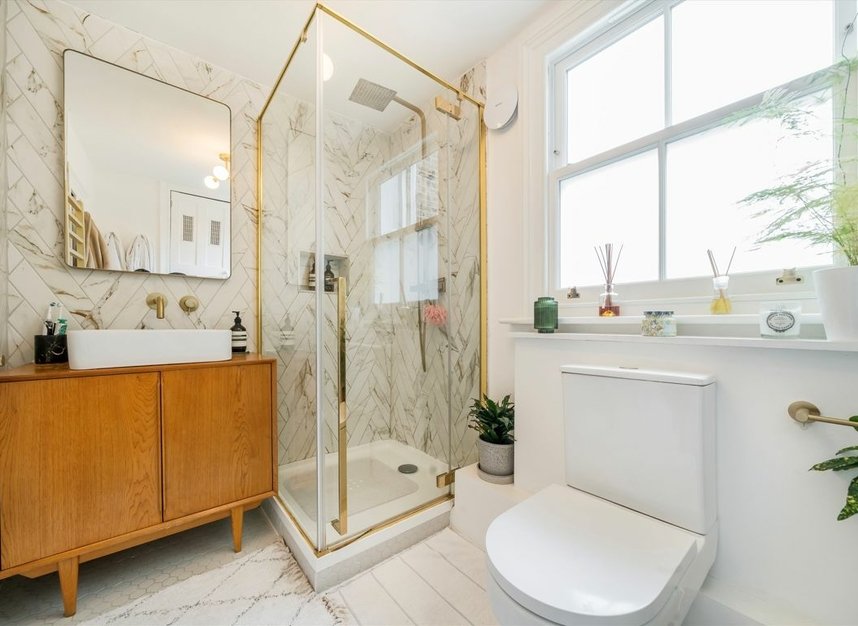 Properties for sale in Clifden Road - E5 0LL view13