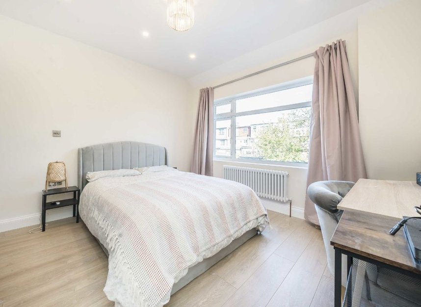 Properties for sale in Cloister Road - W3 0DE view5