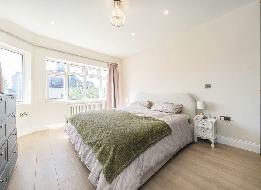 Properties for sale in Cloister Road - W3 0DE view7