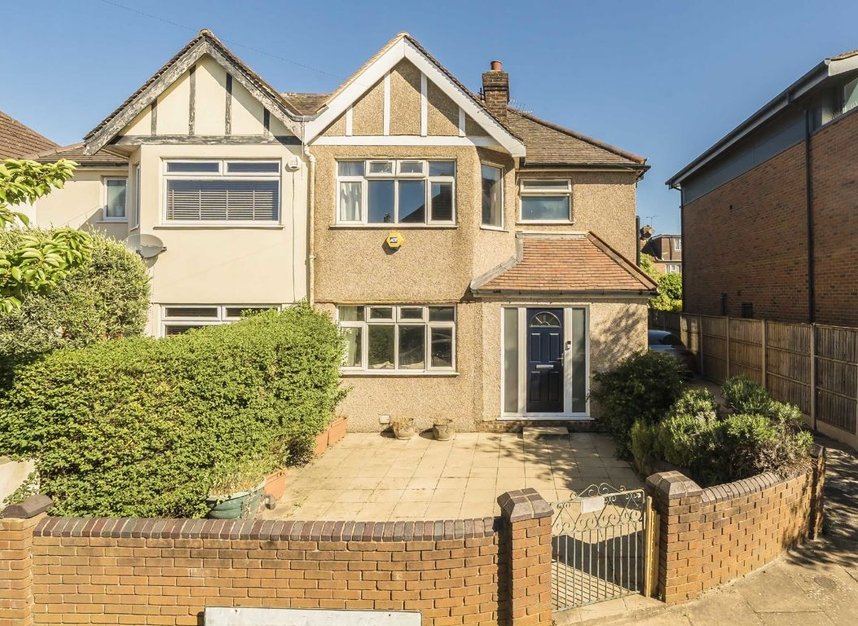 Properties for sale in Cloister Road - W3 0DE view2