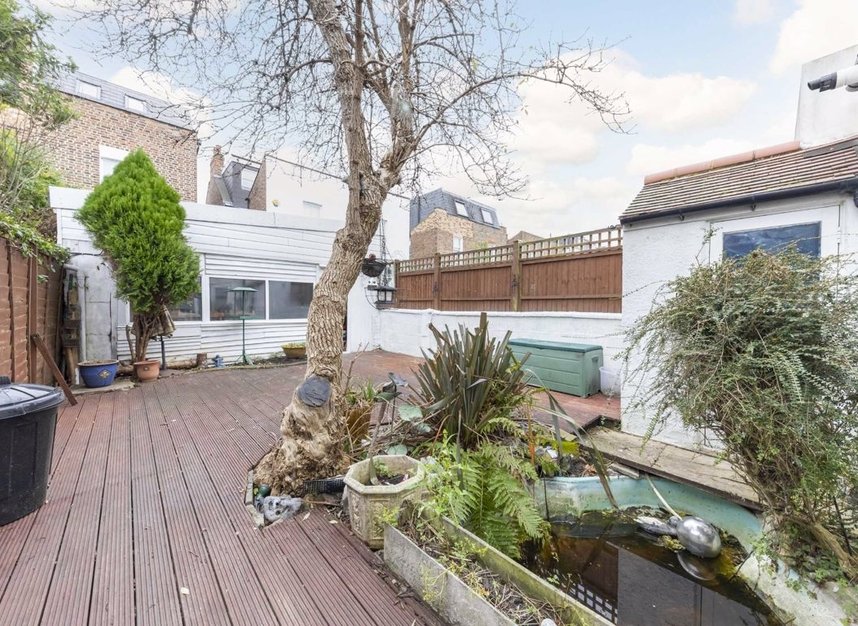 Properties for sale in Clovelly Road - W4 5DS view8
