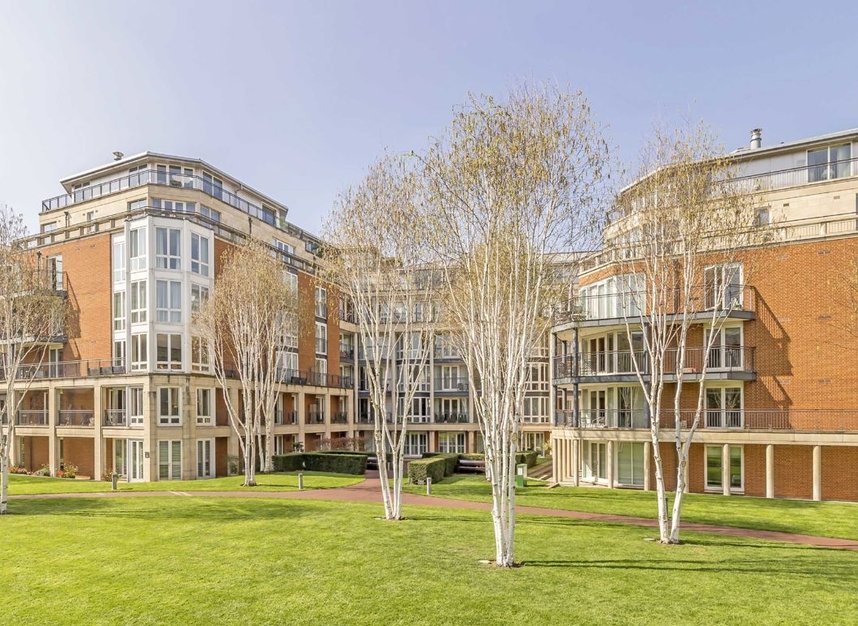 Properties for sale in Coleridge Gardens - SW10 0RR view8