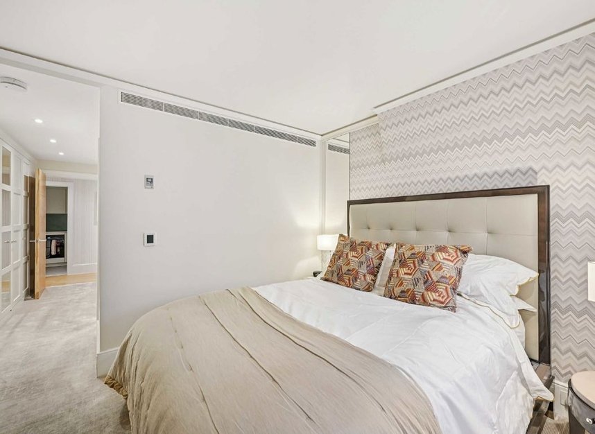 Properties for sale in Coleridge Gardens - SW10 0RR view5