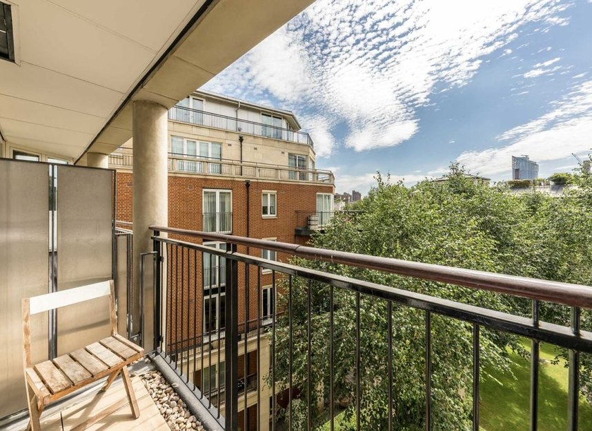 Properties for sale in Coleridge Gardens - SW10 0RE view3