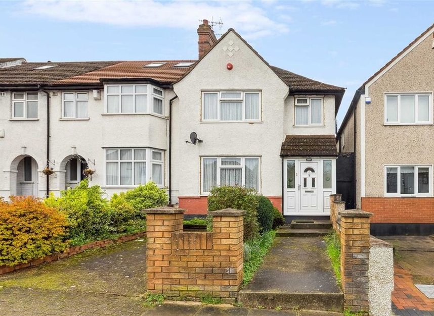 House for sale in Coles Green Road, London, NW2 (Ref 222257) Dexters