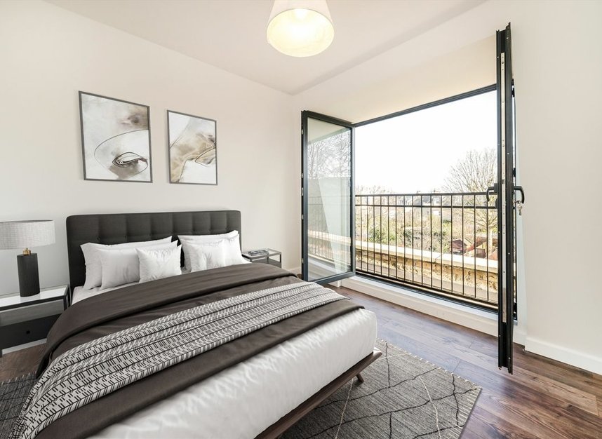Properties for sale in Colney Hatch Lane - N10 1EA view5