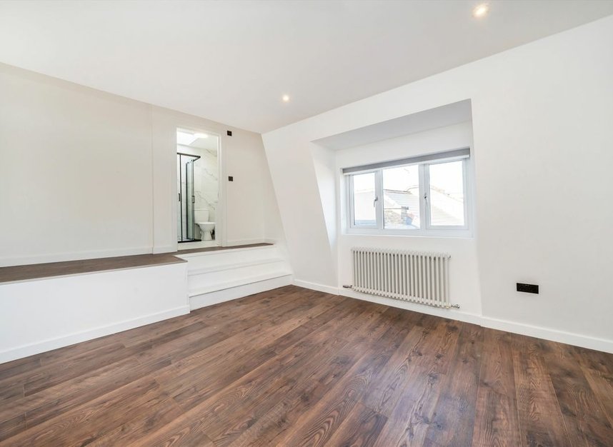 Properties for sale in Colney Hatch Lane - N10 1EA view7