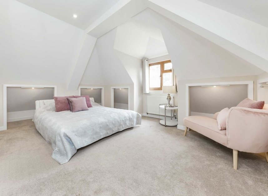 Properties for sale in Colney Hatch Lane - N10 1BD view6