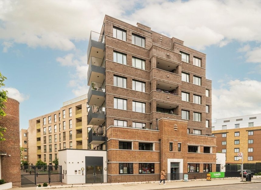 Properties for sale in Commerce Road - TW8 8FU view1