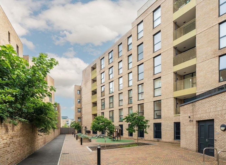 Properties for sale in Commerce Road - TW8 8FU view6