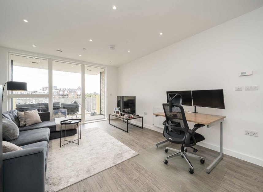 Properties for sale in Commerce Road - TW8 8FU view2