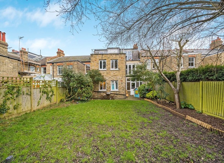 Properties for sale in Coniston Road - N10 2BL view9