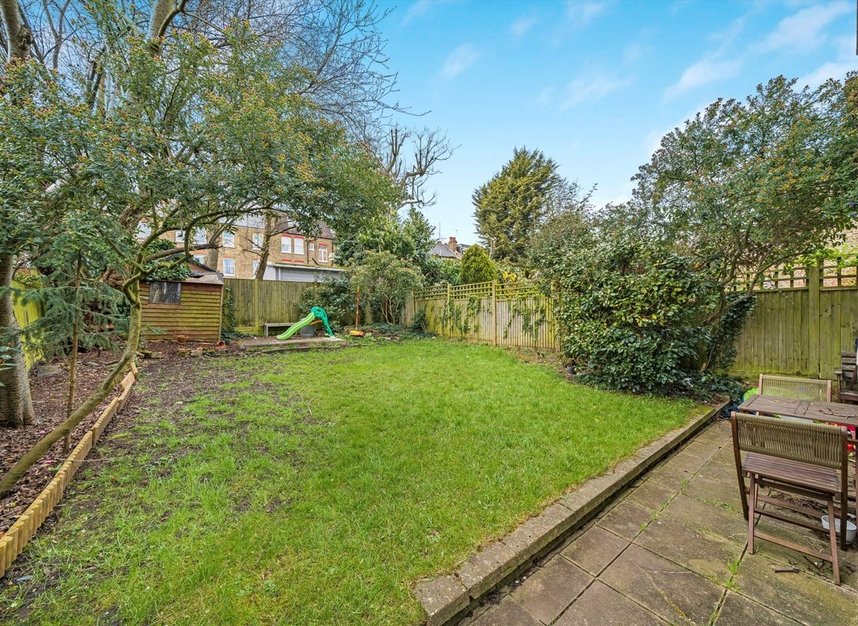Properties for sale in Coniston Road - N10 2BL view8
